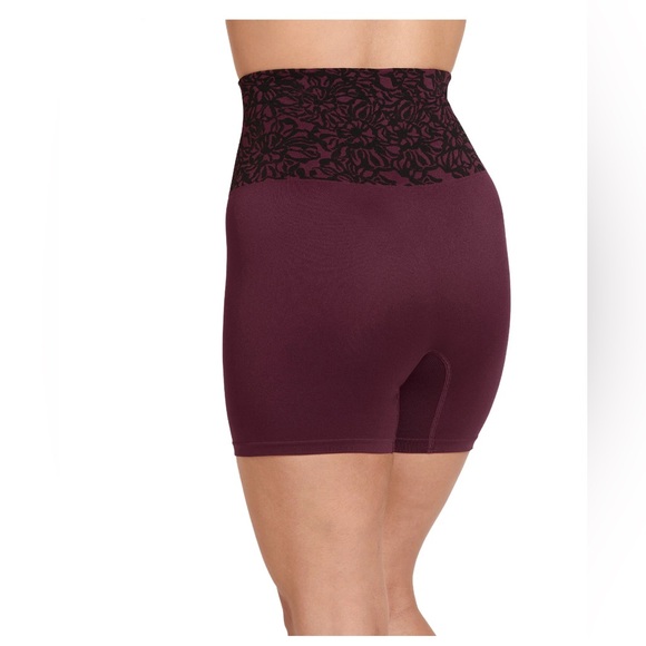 Jockey Essentials Women’s Seamfree Slimming Short, Cooling Shapewear - Picture 2 of 4